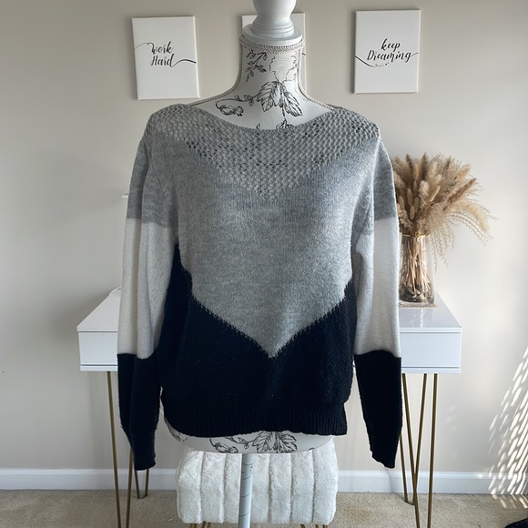 Color block sweater - Picture 3 of 4